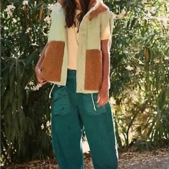 NWT FP Movement - Adventure Awaits‎ Fleece Vest